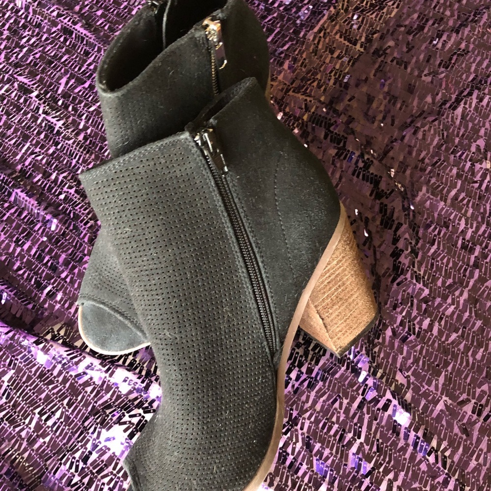 Call It-Spring—Booties-Peep-Toe - Picture 3 of 4